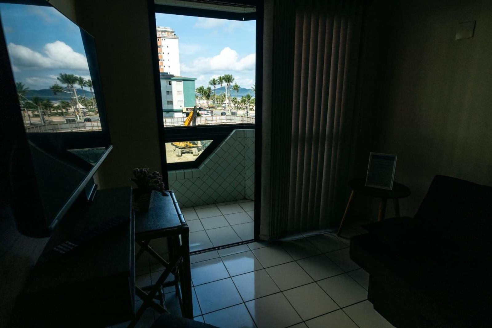 פראייה גראנדה Frente Vista Mar Com Varanda Wi Fi 300Mbps E 10M Da Praia Da Tupi - Estacionamento Gratuito מראה חיצוני תמונה